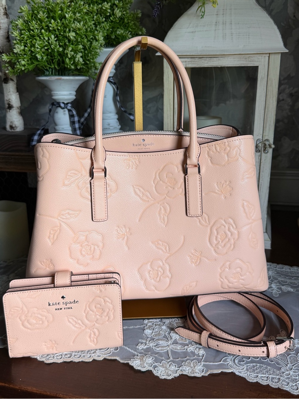 NWTKate Spade Crisp Peach Thompson Street Floral Embossed Leather Satchel Wallet
